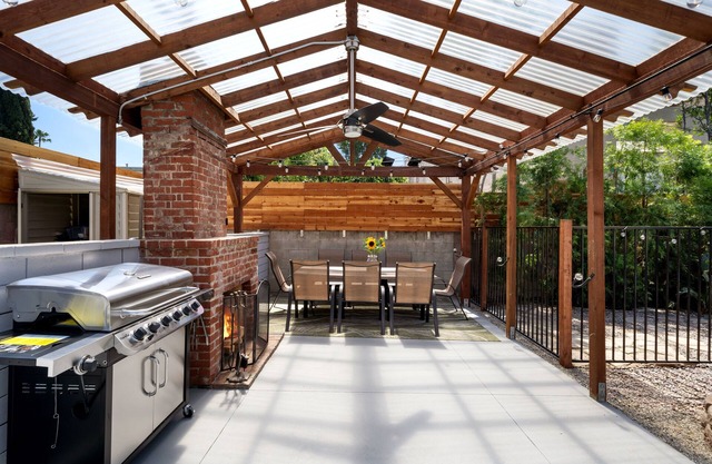 119 Hollywood Oasis with Large Heated Pool and Private Backyard
