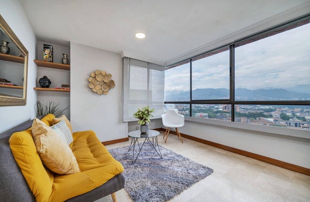 11th floor Luxe Flat in EL Poblado 1AC near Oviedo