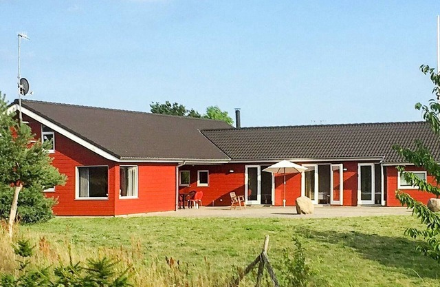 12 person holiday home in Ebeltoft-By Traum