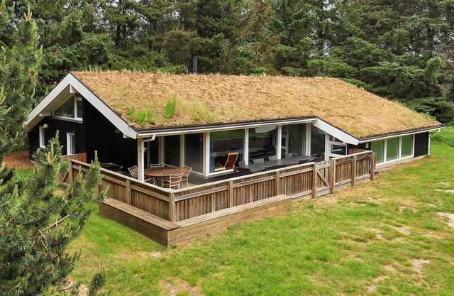 12 person holiday home in Saltum-By Traum