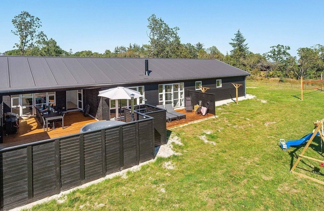 12 person holiday home in Ålbæk-By Traum