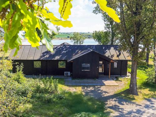 12 person holiday home in Millinge