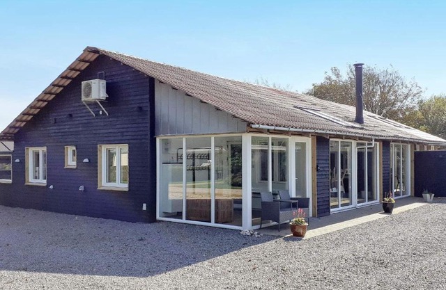 12 person holiday home in Vinderup-By Traum
