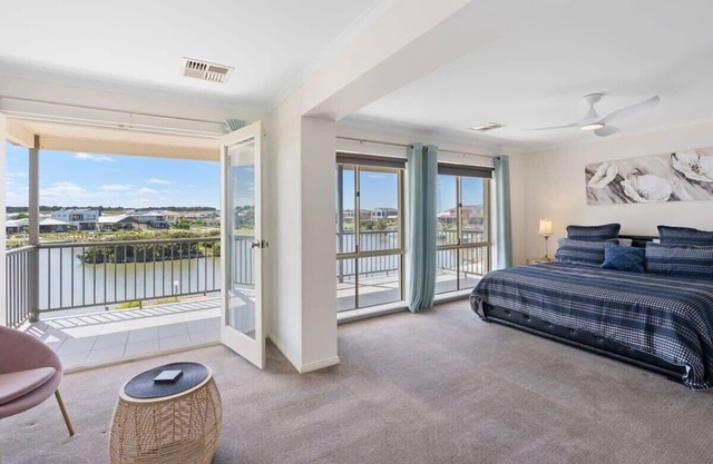 12 Wentworth Pde Hindmarsh Island - Wi-Fi Included
