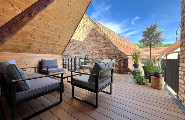 120m² village house with 3 bedrooms and terrace, ideal for couples of friends