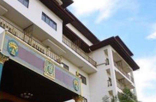 13 Coins Bangyai Hotel