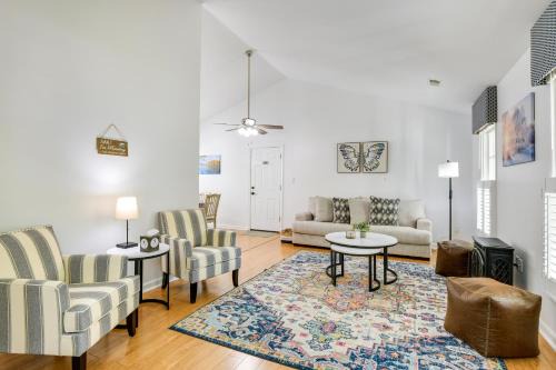 13 Mi to Annapolis Dog-Friendly Home with Fire Pit!