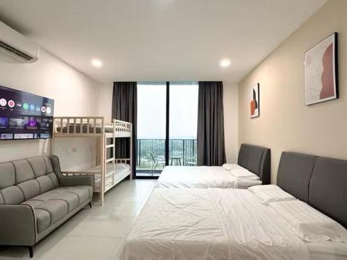 13th FL-The Podium-Studio-Free 1 Parking-6 Pax