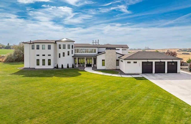 14,000 SqFt Estate w/Gym Theater Suana Sleeps 40+