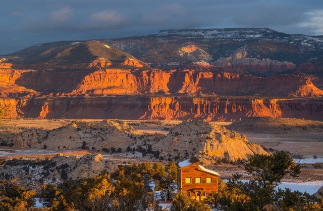 14 acres on your own private plateau near Capitol Reef!