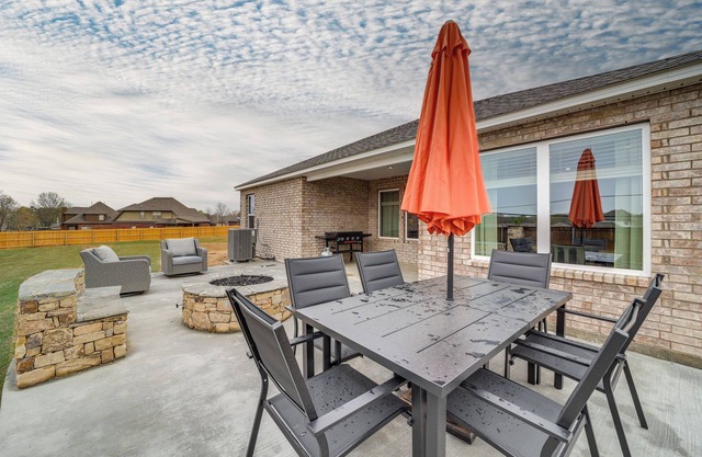 14 Mi to Tulsa: Home w/Patio in Broken Arrow