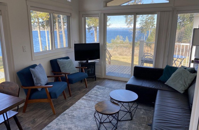 14 - Paddlers Cove Cottage