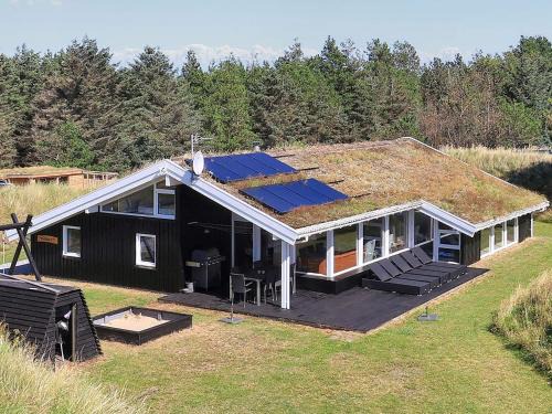 14 person holiday home in Blokhus-By Traum