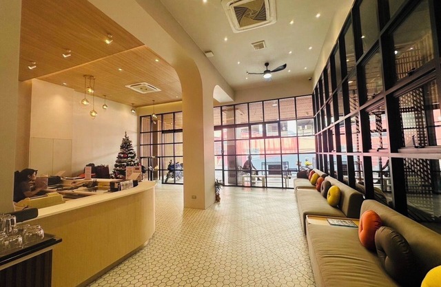 14 Sathorn hotel