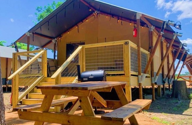 #14 Sons Rio Cibolo Safari Cabin
