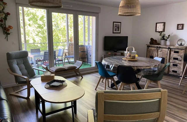 142 - French apartment for sale in Carcans Ville