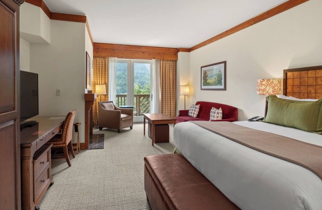 #1421 | Studio | Amazing Full Mountain Views | Fourth floor