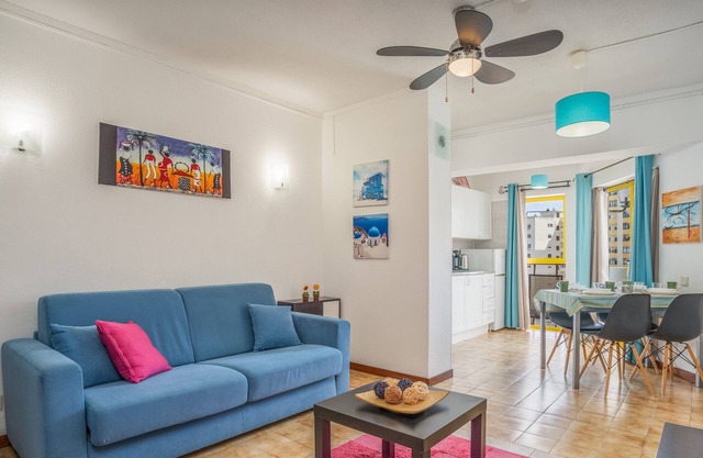 #149 Rocha Apartment by Home Holidays