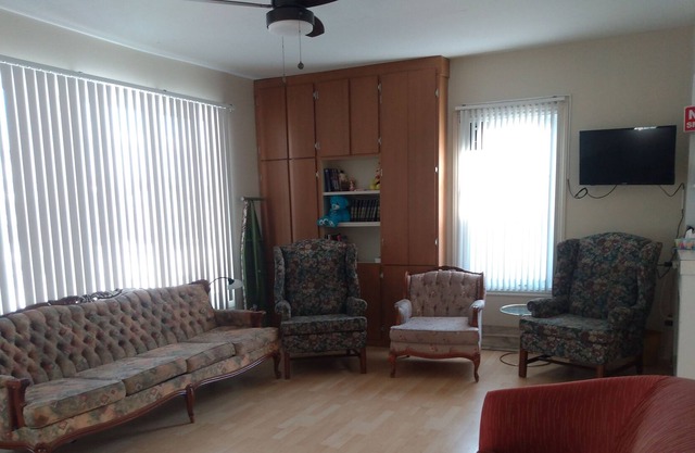 15 minutes from Old Quebec and less than 5 minutes from the commercial area.
