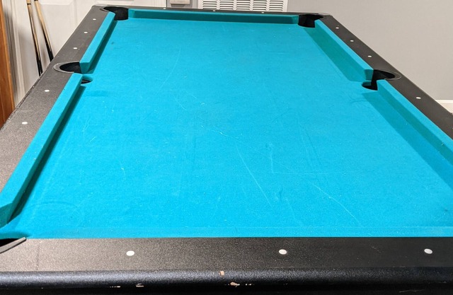 15 minutes to k-town with sauna and pool table sleeps up to four