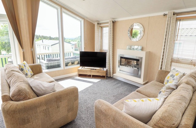 15 SILVERBIRCH, pet friendly, country holiday cottage in Swarland