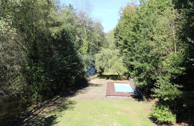 150 meters of private riverfront