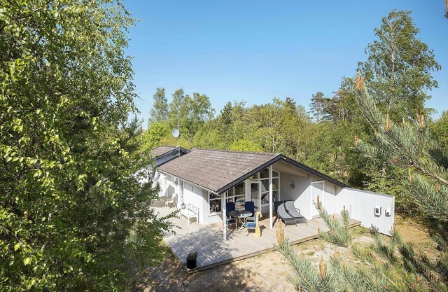 1502 Aakirkeby - Malurtvej 7