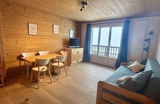 150m from ski slopes, 2nd floor, balcony, tv, ski locker, 39m², Alpe d'Huez