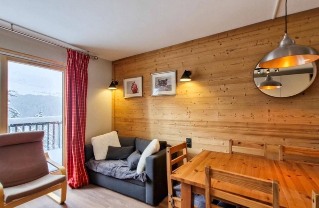 150m from ski slopes, 4th floor, balcony, tv, ski locker, 37m², Flaine