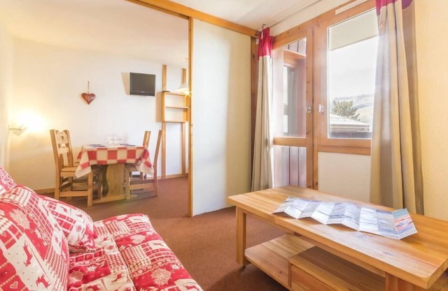 150m from ski slopes, 2nd floor, tv, ski locker, 27m², Montchavin La Plagne