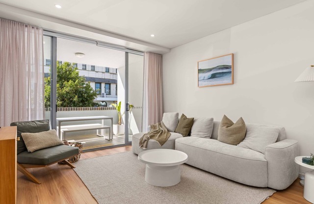150m to Surf Beach – Central 2BR - Walk to Surf, Shops & Cafés in Kiama