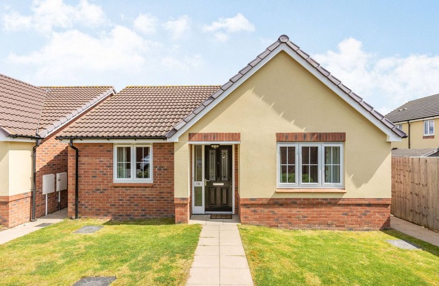 16 Stewart Close