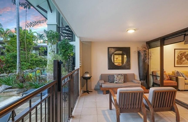 160 LUXURY SWIMOUT APARTMENT