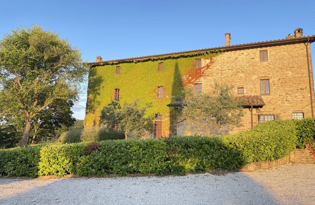 16C Farmhouse, Panoramic Views, Private Pool