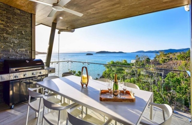 17 Hidden Cove, Hamilton Island