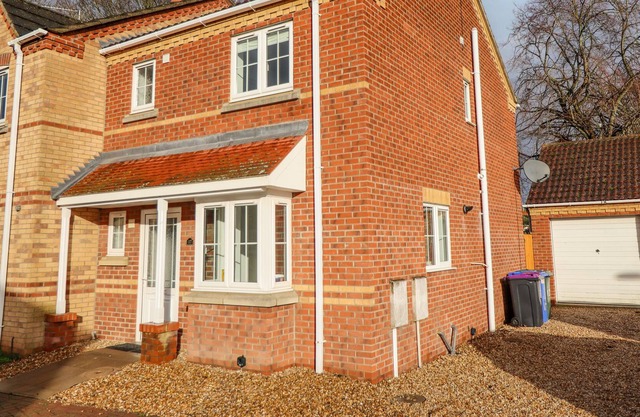 17 KINGS COURT, pet friendly, character holiday cottage in Kirton