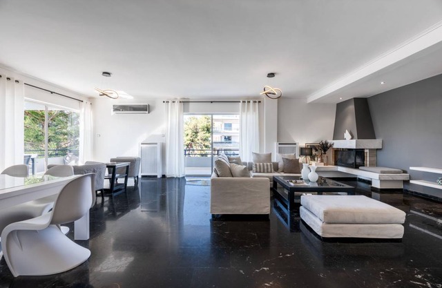 170 m² Apartment ∙ 3 bedrooms ∙ 6 guests