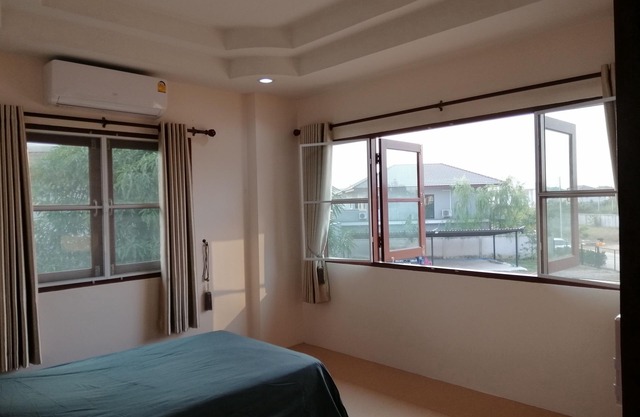 175squarewah/newly renovated/90sqwah backyard/4bedrooms/3bathrooms