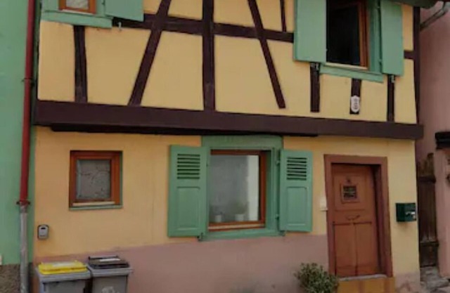 17th-century town house in the pretty town of Barr.