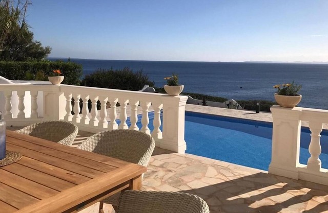 180 degree sea view * 1st sea line, private*large pool*great garden *WIFI