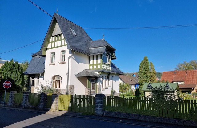 180 sqm art nouveau villa in Kannebäcker Land, good transport links to A3 and A48