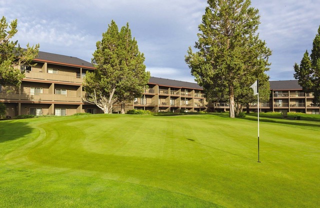 1800 acres with abundant wildlife!