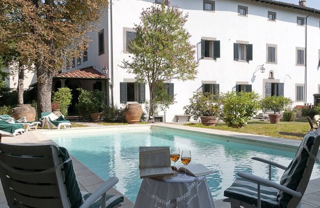 1800 Tuscan villa - walking distance from a pretty village