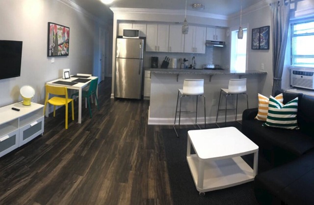 1817 4F · Deluxe 2bed Apt-20min to Time SquareParking Avail