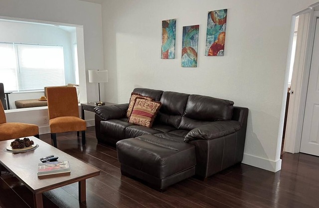 1820A Beautiful Cozy House Close To Everything