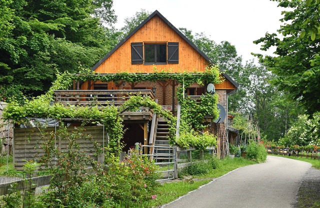 1840 house in the heart of nature, a haven of peace ideal for groups or families