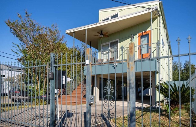 1845 Deslonde St. (2/2)