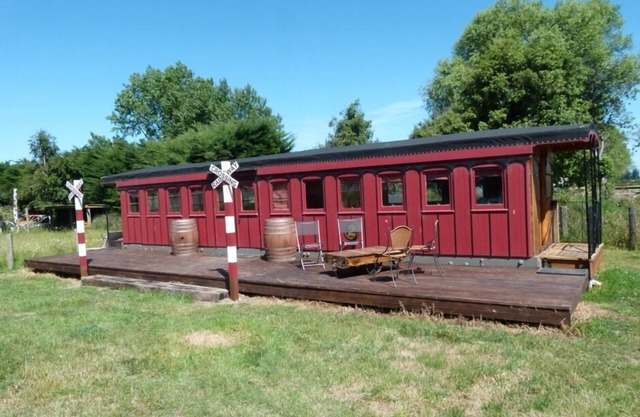 1889 Wooden Train Carriage - Wacky Stays - six unique properties in Kaikoura