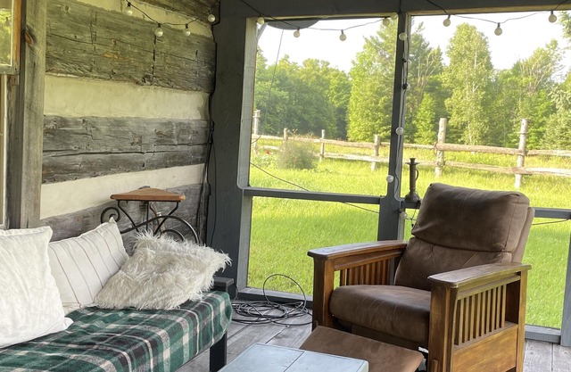 1890's Farmhouse in Wilderness (*With STARLINK and X Country Ski Trails!*)