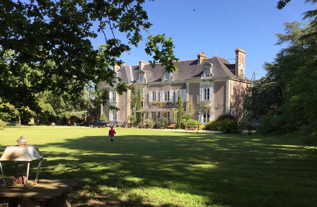 18th century manor house, 12/14pers. St Mars du Désert, 20 mn from Nantes train